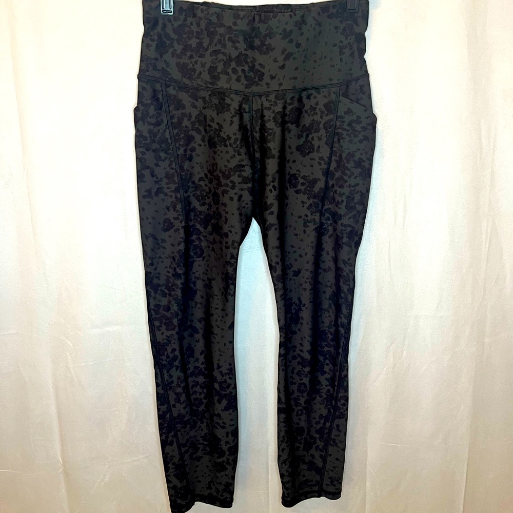All in Motions Black and Gray Print Ankle Leggings
